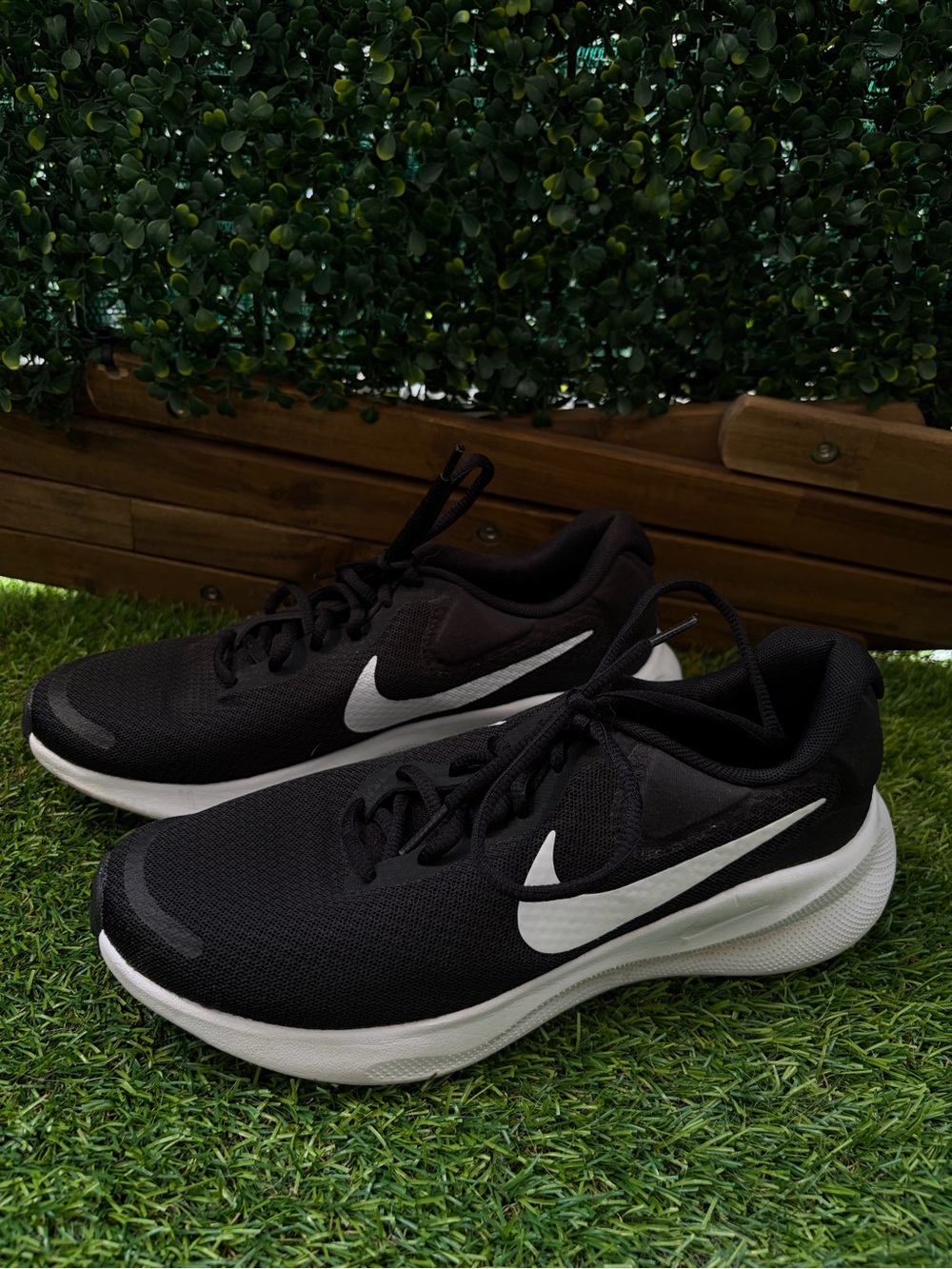 Nike woman’s  Black/White Running Shoes - Lightweight Comfort